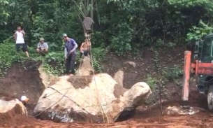 Chính quyền lên tiếng trước thông tin người dân đào được tảng đá hình con rùa