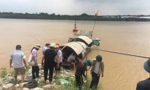 Hà Nội: 2 nam sinh đi tắm sông bị mất tích