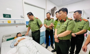 5 cán bộ công an bị thương trong vụ cháy chung cư mini ở Hà Nội