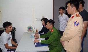 Hà Nam: Tạm giữ thanh niên lái ô tô húc văng 2 CSGT khi đang làm nhiệm vụ