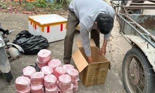 Hà Nội: 3 người đàn ông bị bắt giữ vì buôn bán, sản xuất pháo nổ