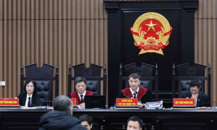 Xét xử đại án Việt Á: Một nữ bị cáo gây thiệt hại 254 tỷ cho ngân sách nhà nước vắng mặt