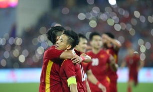 Tuyển Việt Nam nắm chắc cơ hội vào bán kết Sea Games; Coutinho chính thức rời Barcelona