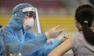 Hà Nội sẽ tiếp nhận nhận 10.000 liều vaccine trong hôm nay, công bố 10 điểm tiêm chủng