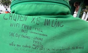 Xe ôm của người Việt chiếm sóng mạng xã hội vì chiều khách, có wifi, khăn lạnh, nước mát giải nhiệt ngày hè