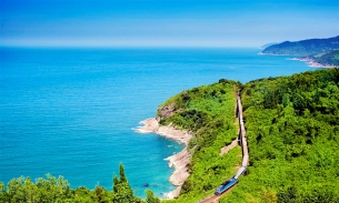 Việt Nam lọt top 9 hành trình du lịch bằng tàu ngoạn mục nhất thế giới