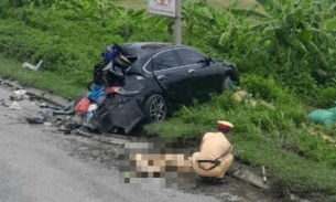 Hà Nam: Xe đầu kéo đâm vào ô tô đang dừng đỗ khiến 1 chiến sĩ CSGT tử vong