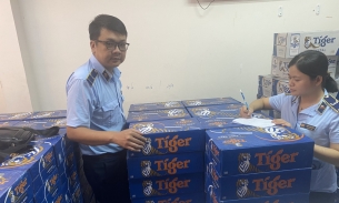 Gần 600 thùng bia Tiger nghi nhập lậu chưa xác định được chủ sở hữu