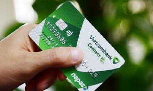 Vietcombank bất ngờ tăng phí dịch vụ thẻ ngân hàng, đại diện ngân hàng nói gì?