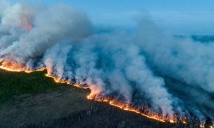 Khói do cháy rừng ở Canada khiến hàng triệu người ở Bắc Mỹ 'ngạt thở'
