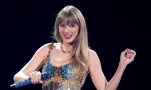 Taylor Swift đã bị phạt hàng nghìn đô vì không dọn rác quanh nhà