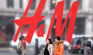 H&M đang bán gì trong cửa hàng lớn nhất tại London?