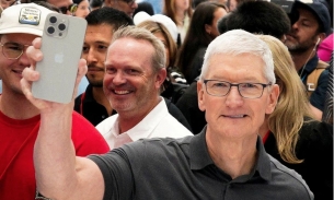 CEO Tim Cook của Apple 'bỏ túi' 41 triệu USD từ đợt bán cổ phiếu