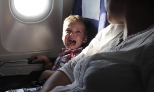 Tranh cãi việc hãng hàng không châu Âu triển khai 'khu vực cấm trẻ em' trên máy bay