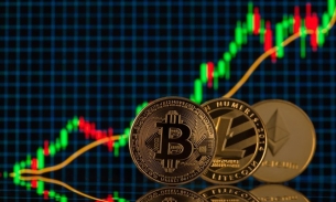 Bitcoin lần đầu tiên leo lên đỉnh 45.500 USD sau gần 1 năm