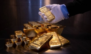 Giá vàng được dự đoán sẽ đạt gần 105 triệu đồng/lượng