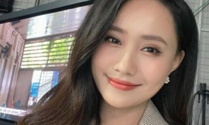 BTV thời tiết Xuân Anh 'comeback' sau thời gian nghỉ sinh, nhan sắc 'gái một con' khiến khá giả trầm trồ