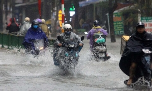 Dự báo thời tiết ngày 28/10: Hà Nội và các tỉnh lân cận có mưa vừa đến mưa to, cảnh báo ngập úng khu vực nội đô