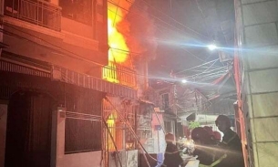 Giải cứu 6 người trong căn nhà 2 tầng bị cháy trong đêm tại Đà Nẵng