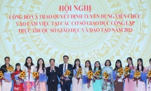 Nhiều thầy cô trẻ sinh năm 2001 trúng tuyển viên chức ngành giáo dục Hà Nội