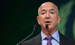 Tỷ phú Jeff Bezos chưa có động thái giải ngân số tiền cam kết từ thiện vụ cháy rừng ở Maui-Hawaii
