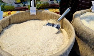 Giá gạo xuất khẩu của Thái Lan và Việt Nam tiếp tục giảm