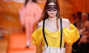 Louis Vuitton ra mắt bộ sưu tập 'kinh điển' trong tuần lễ thời trang Paris