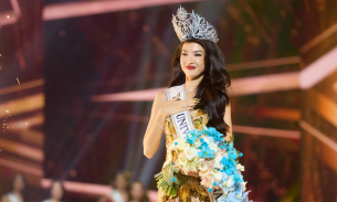 Ban tổ chức Miss Universe Vietnam xác minh tin 'Hoa hậu Bùi Quỳnh Hoa hít bóng cười'