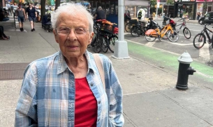 Cụ bà 100 tuổi chia sẻ 'bí kíp' ăn uống giúp kéo dài tuổi thọ