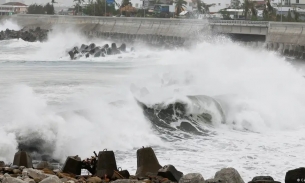 Trung Quốc cảnh báo sóng to, gió lớn khi bão Koinu đổ bộ