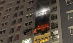Cháy chung cư tại TP.HCM, hai mẹ con sợ hãi nhảy từ tầng 10 xuống đất tử vong