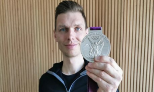 Vận động viên người Đức bán đấu giá HCB Olympic để gây quỹ giúp đỡ trẻ em Ukraine