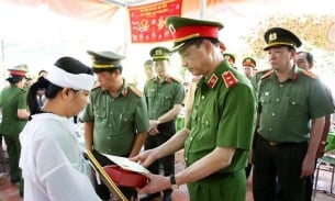 Thăng cấp hàm từ Thiếu tá lên Trung tá cho chiến sĩ CSGT bị đâm tử vong tại Long An