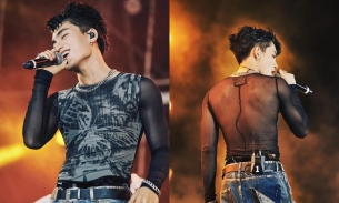 Bản tin showbiz 24h ngày 26/4: Taeyang ra mắt MV kết hợp với BlackPink Lisa, MONO diện áo 'nửa kín nửa hở' lên sân khấu