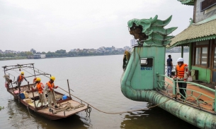 Hà Nội: Di dời những du thuyền cuối cùng ra khỏi Hồ Tây