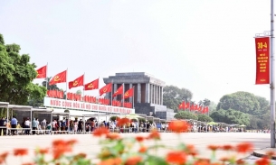 Hơn 52.000 lượt khách vào Lăng viếng Chủ tịch Hồ Chí Minh trong 3 ngày nghỉ lễ