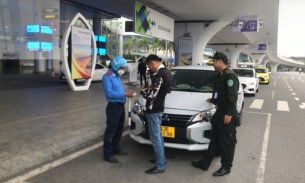 Đà Nẵng: Chấn chỉnh tình trạng giả mạo taxi để chèo kéo, chặt chém du khách