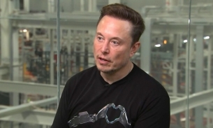 Elon Musk chỉ trích FED chậm điều chỉnh lãi suất như đang 'đạp phanh' với nền kinh tế