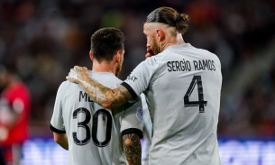 Sergio Ramos nối gót Messi chia tay PSG