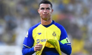 Ronaldo bị đồng đội ở Al-Nassr tiết lộ ‘tính xấu’