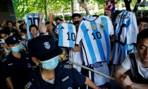 CĐV Indonesia đòi lại tiền khi Messi vắng bóng trong trận giao hữu