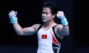 ‘Nam thần’ TDDC Khánh Phong giành Huy chương bạc giải châu Á 2023