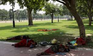Ấn Độ: Nhiều người tử vong ở khu vực miền bắc nghi do nắng nóng trải rộng
