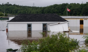 Canada: Mưa lớn kỷ lục gây ra lũ lụt nghiêm trọng tại nhiều khu vực