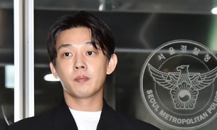 Yoo Ah In 'chơi sang', mời 'bậc thầy' giải quyết các vụ án ma túy bào chữa cho phiên tòa đầu tiên 