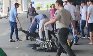 Hai thanh niên 'thông chốt' an ninh, náo loạn sân bay Tân Sơn Nhất