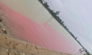 Quảng Trị: Nước sông Hiếu chuyển màu đỏ khác thường