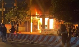 Bình Dương: Quán karaoke bất ngờ cháy lớn trong đêm