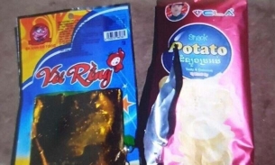 Thanh Hóa: Hai học sinh nhập viện nguy kịch sau khi ăn bim bim và kẹo cay