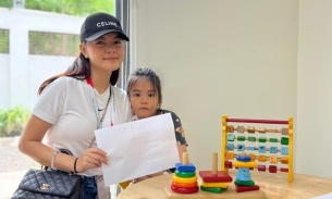 Con gái Phạm Quỳnh Anh 6 tuổi được tuyển thẳng vào lớp 2, thành tích cả 2 con đều làm mẹ tự hào